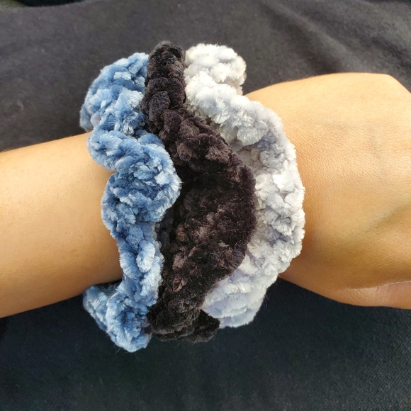 Velvet Crochet Scrunchies 3 - Picture 3 of 4